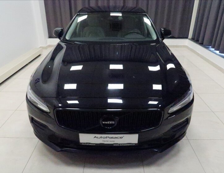 Volvo S90 Sedan / Limuzína 2,0 l 173 kw