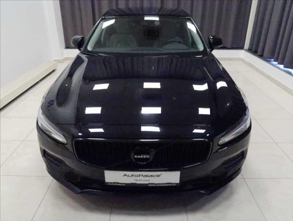 Volvo S90 Sedan / Limuzína 2,0 l 173 kw