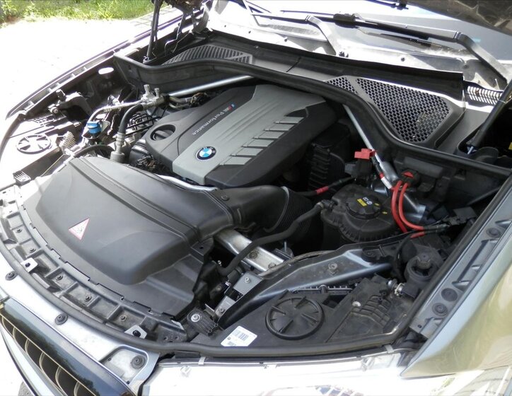 BMW X5 SUV 3,0 l 280 kw