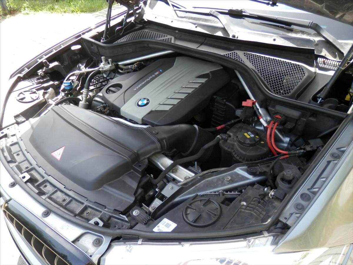 BMW X5 SUV 3,0 l 280 kw