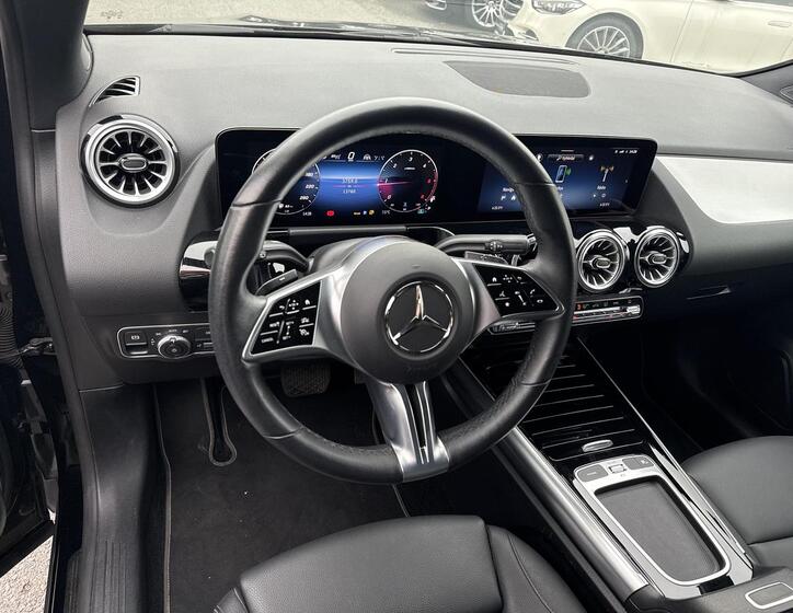 Mercedes-Benz GLA 10