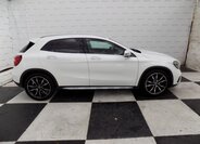 Mercedes-Benz GLA 6