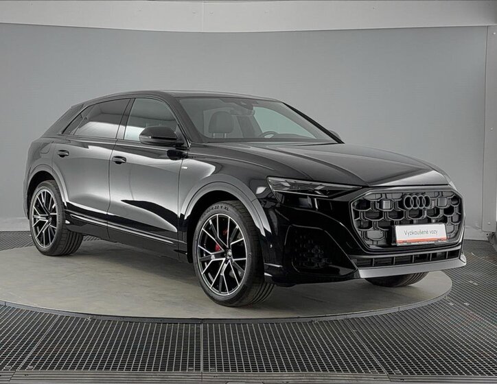 Audi Q8 SUV / Terénní 3,0 l 210 kw