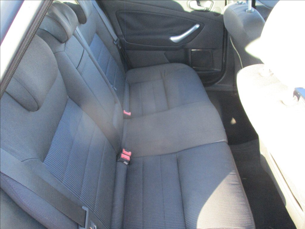 Ford Mondeo Liftback 2,0 l 103 kw