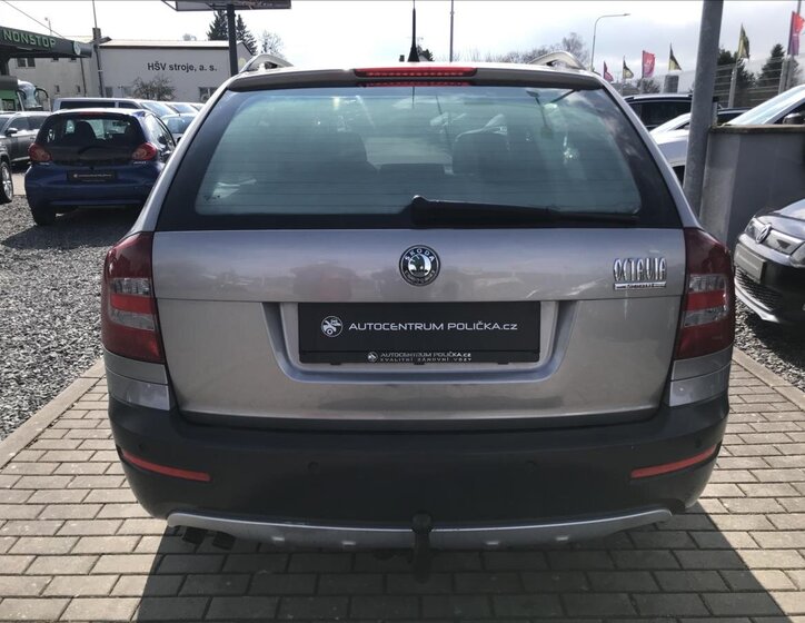 Škoda Octavia Kombi 2,0 l 103 kw