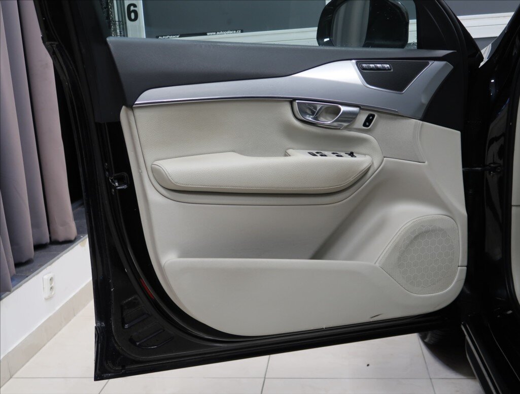 Volvo XC90 SUV 2,0 l 173 kw