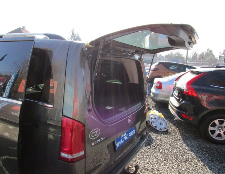 Mercedes-Benz Třídy V Kombi 2,1 l 140 kw