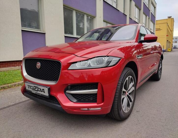 Jaguar F-Pace 1
