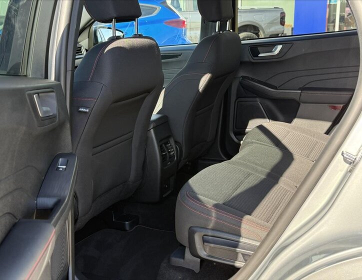 Ford Kuga SUV / Terénní 2,5 l 140 kw