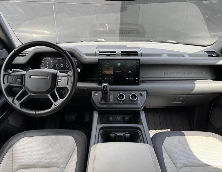 Land Rover Defender 13