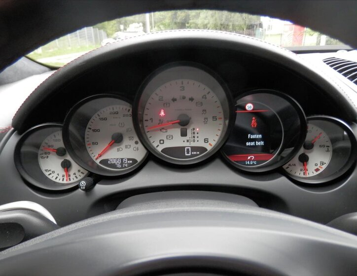 Porsche Cayenne SUV 4,1 l 281 kw