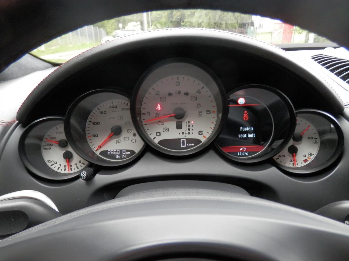 Porsche Cayenne SUV 4,1 l 281 kw