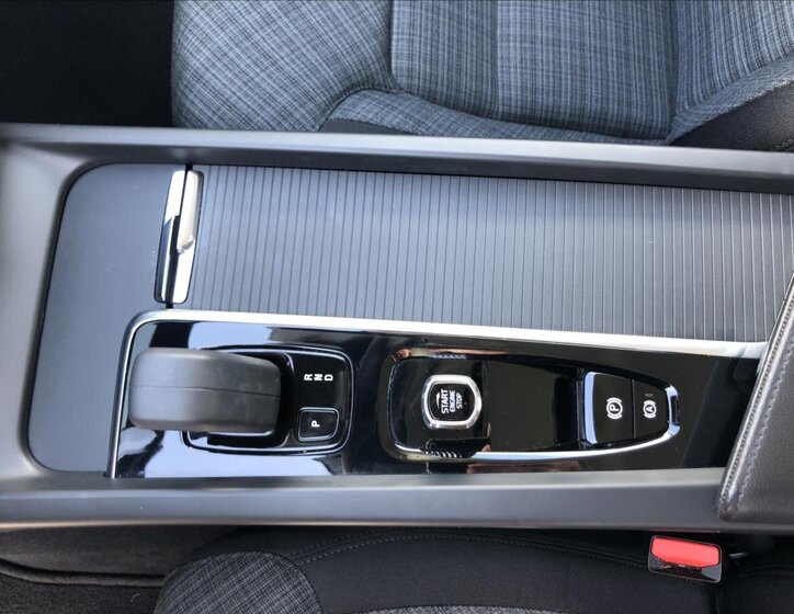 Volvo XC60 SUV / Terénní 2,0 l 145 kw