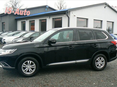 Mitsubishi Outlander SUV / Terénní 2,3 l 110 kw