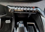 Peugeot 3008 SUV 1,6 l 133 kw