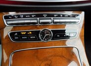 Mercedes-Benz Třídy E 30