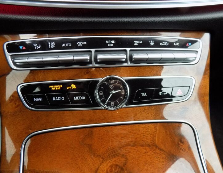 Mercedes-Benz Třídy E 30