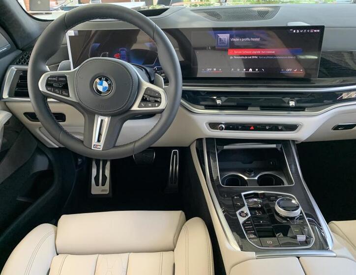 BMW X7 8