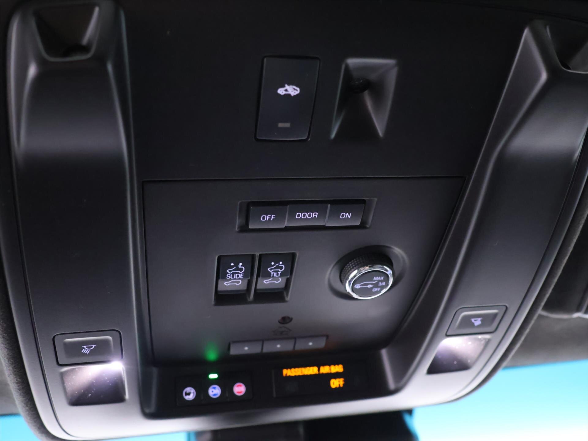 Cadillac Escalade SUV / Terénní 6,2 l 313 kw