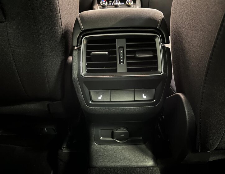 Škoda Karoq SUV / Terénní 1,5 l 110 kw