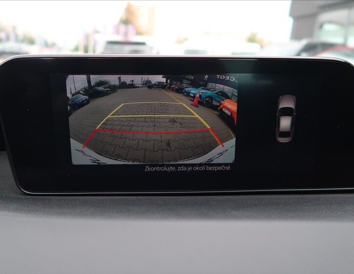 Mazda 3 Sedan 2,0 l 110 kw