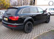 Audi Q7 4