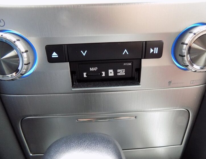 Toyota Land Cruiser 36