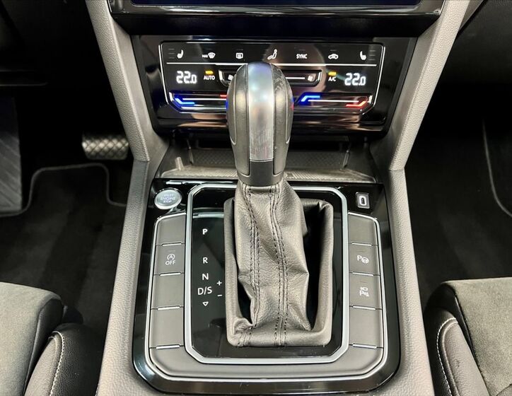 Volkswagen Passat 25