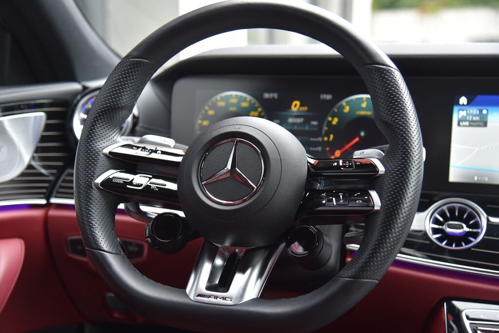 Mercedes-Benz CLS Sedan 3,0 l 320 kw