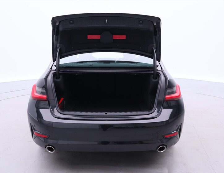 BMW Řada 3 Sedan / Limuzína 2,0 l 140 kw