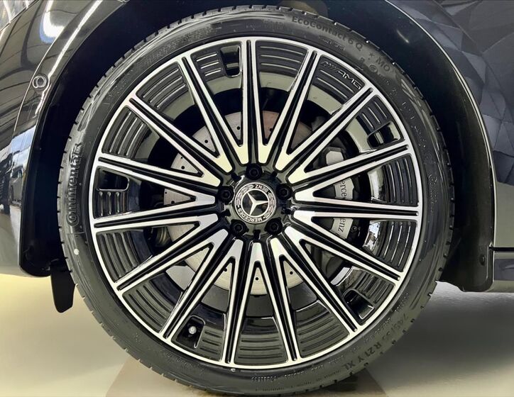 Mercedes-Benz Třídy E 8