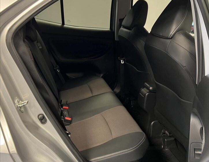 Toyota Yaris Cross 13