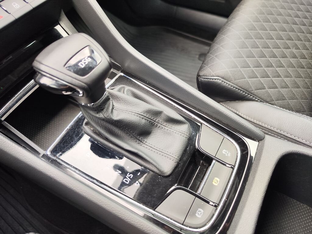 Škoda Karoq SUV 1,5 l 110 kw