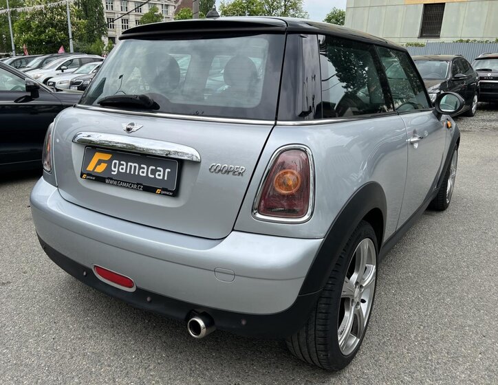 Mini Cooper Hatchback 1,6 l 88 kw