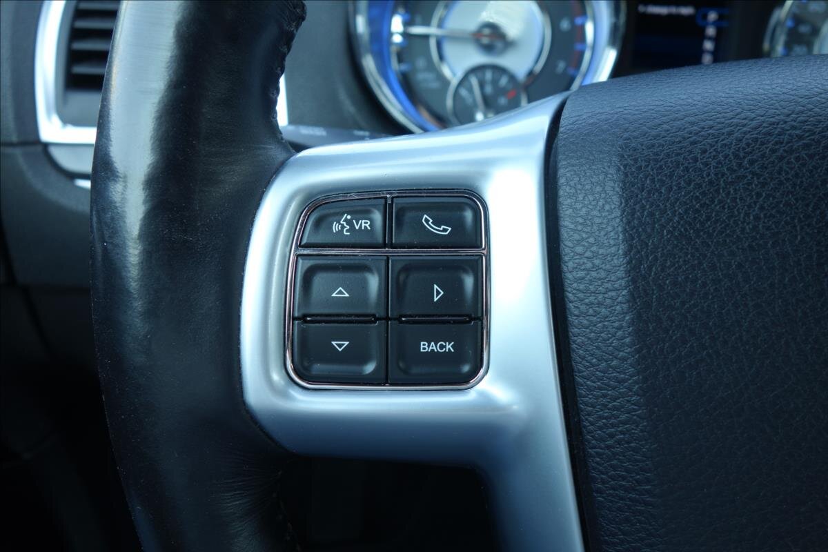 Lancia Thema Sedan / Limuzína 3,0 l 140 kw