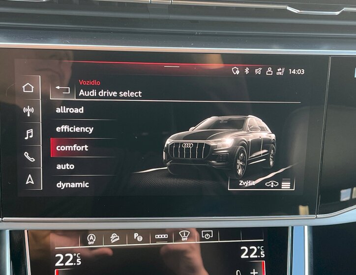 Audi SQ8 30