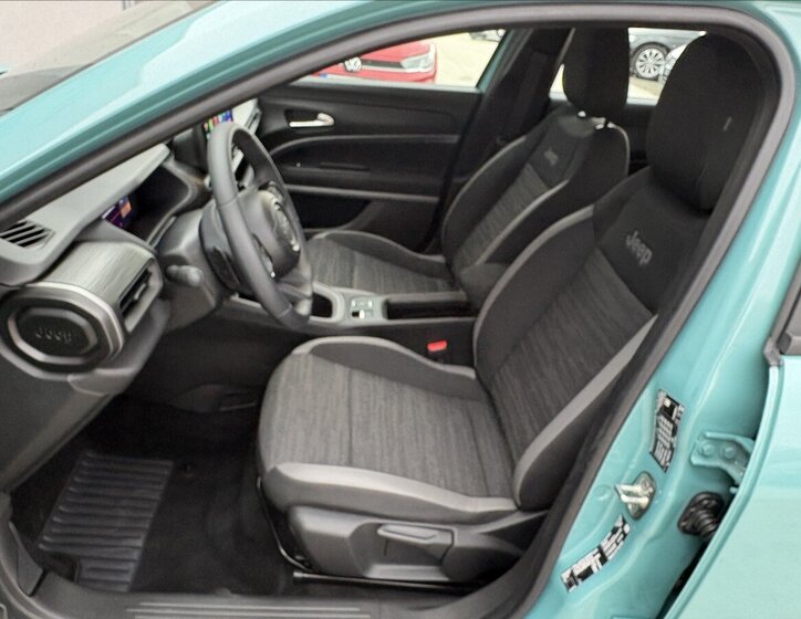 Jeep Avenger Sedan / Limuzína 1,2 l 74 kw