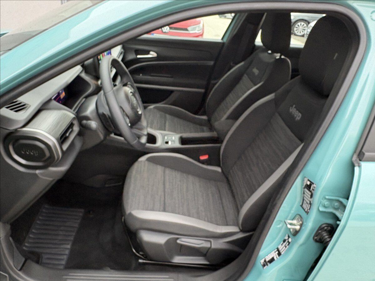 Jeep Avenger Sedan / Limuzína 1,2 l 74 kw