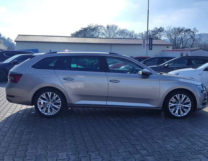 Škoda Superb Kombi 1,5 l 110 kw