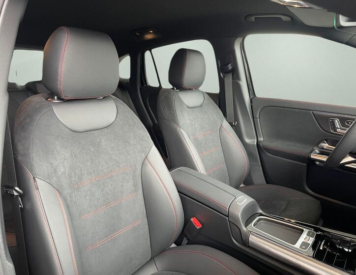 Mercedes-Benz GLA 13