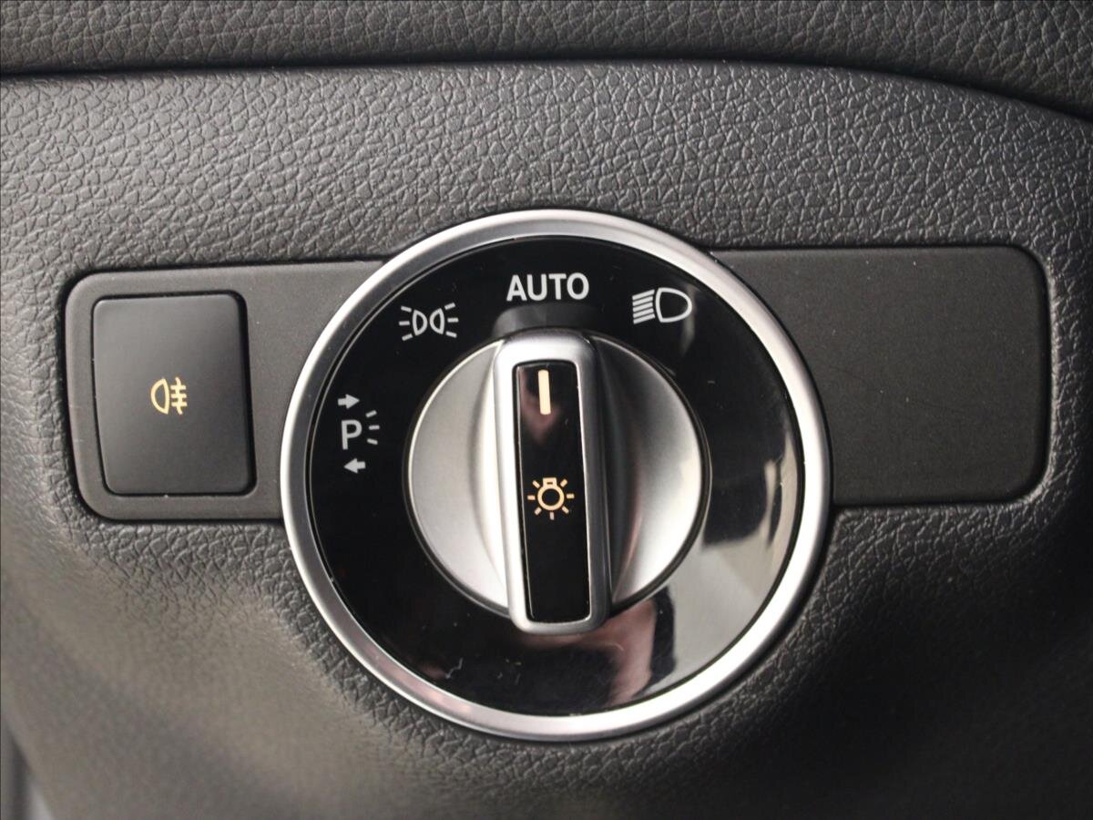 Mercedes-Benz GLA Kombi 1,6 l 90 kw