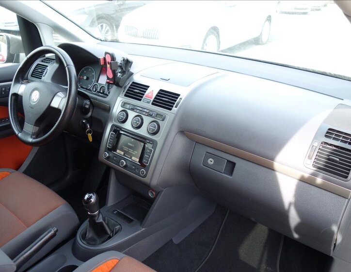 Volkswagen Touran MPV 2,0 l 103 kw