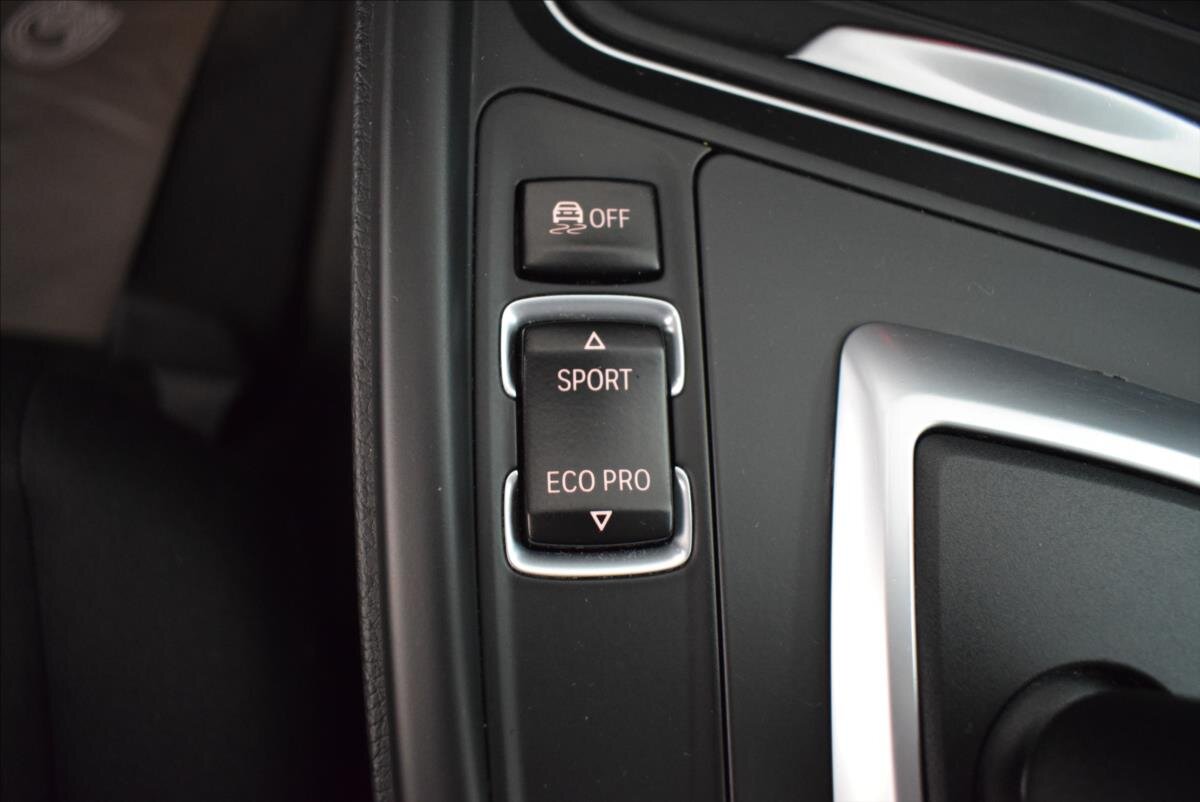 BMW Řada 3 Sedan / Limuzína 1,6 l 100 kw