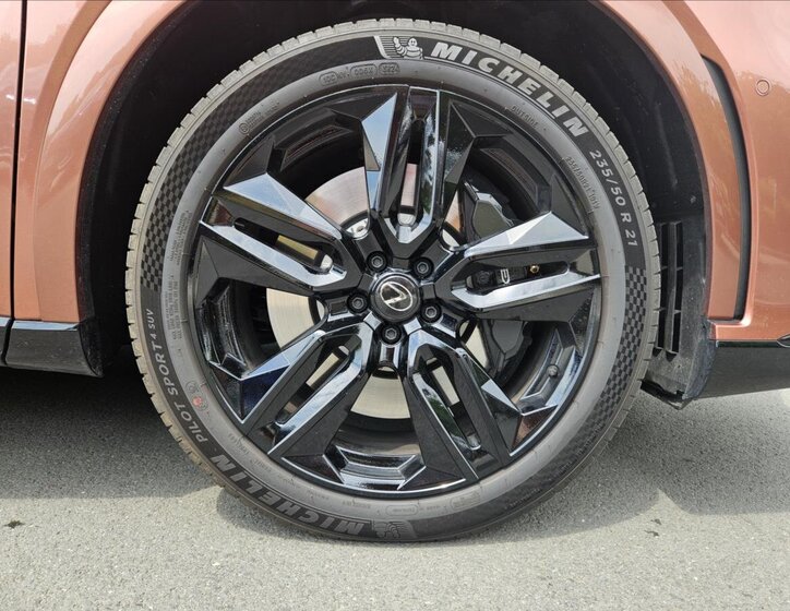 Lexus RX 500h SUV / Terénní 2,4 l 273 kw