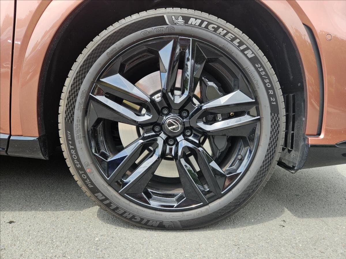 Lexus RX 500h SUV / Terénní 2,4 l 273 kw