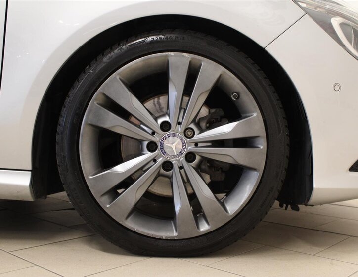 Mercedes-Benz CLA Kombi 2,1 l 100 kw