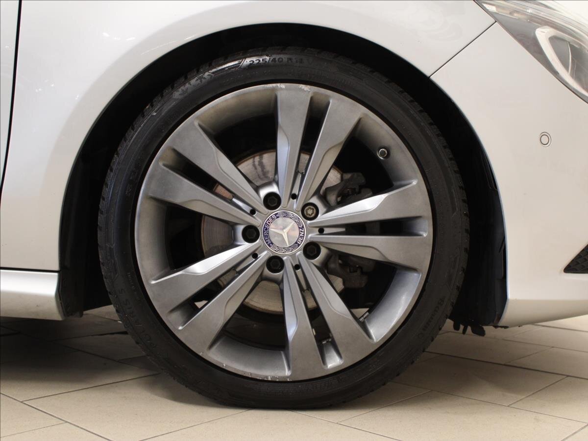 Mercedes-Benz CLA Kombi 2,1 l 100 kw