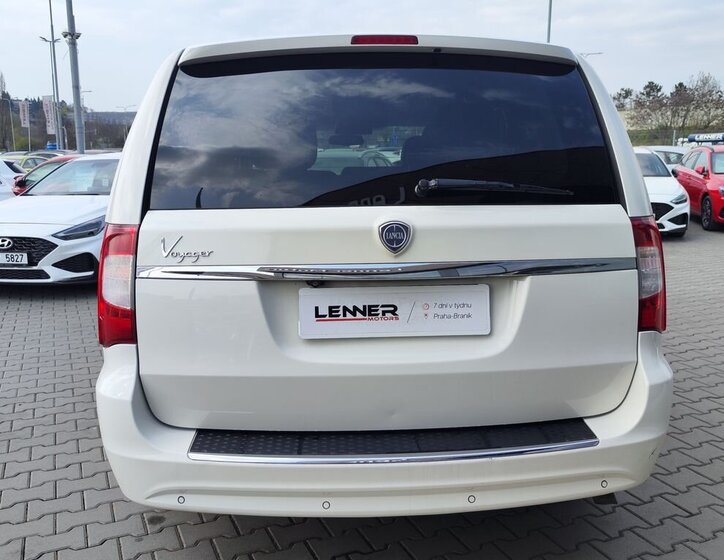 Lancia Voyager MPV 2,8 l 120 kw