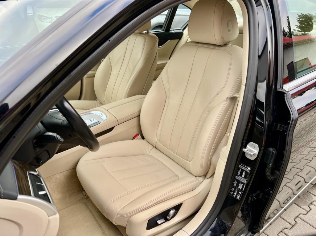 BMW Řada 7 Ostatní 3,0 l 210 kw
