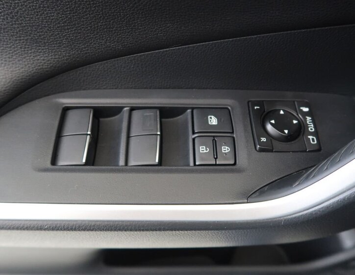 Toyota RAV4 SUV / Terénní 2,5 l 131 kw